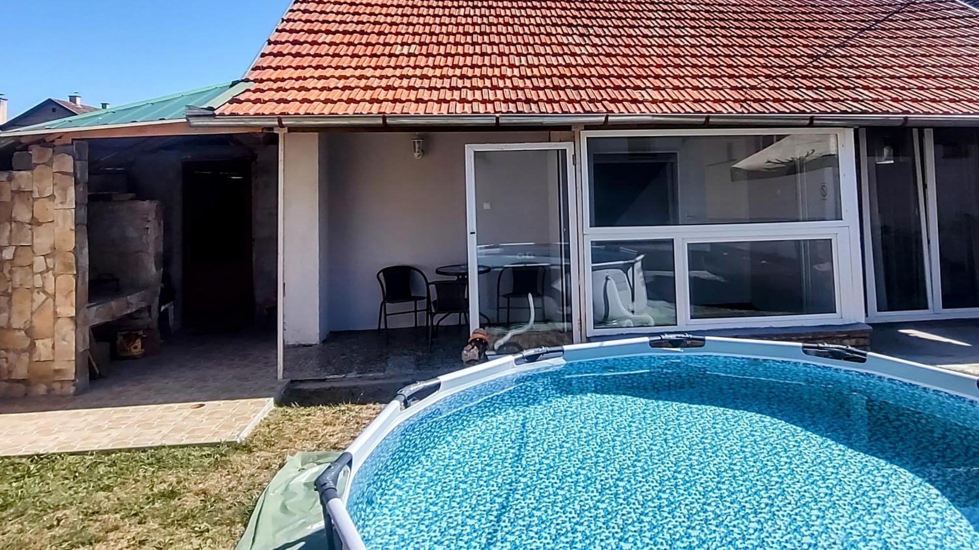 Apatin Apartman מראה חיצוני תמונה